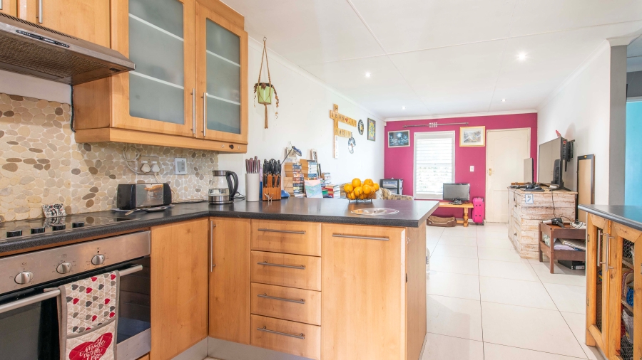 2 Bedroom Property for Sale in Vredekloof East Western Cape